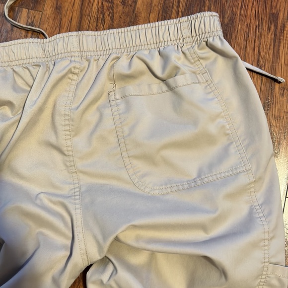 Cherokee khaki scrubs size medium 🥥 - Picture 4 of 4